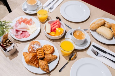 RESTAURACIÓN - Buffet desayuno