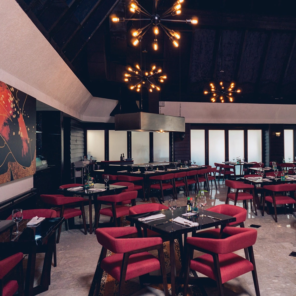 Comedor de lujo en Sunset Marina Resort & Yacht Club | Página Oficial.
