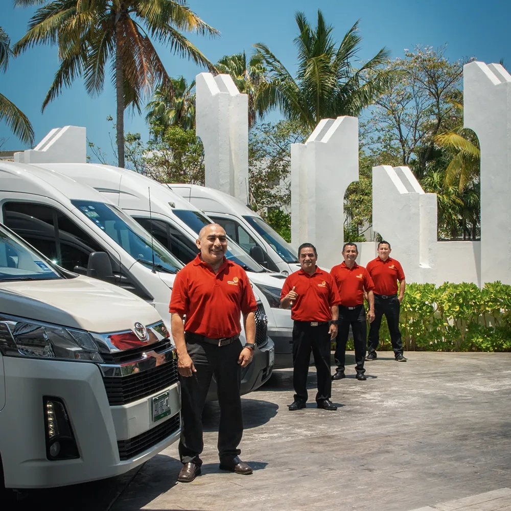 Sunset Hotels Collection: Corporativa. Nuestro equipo le da la bienvenida envans.