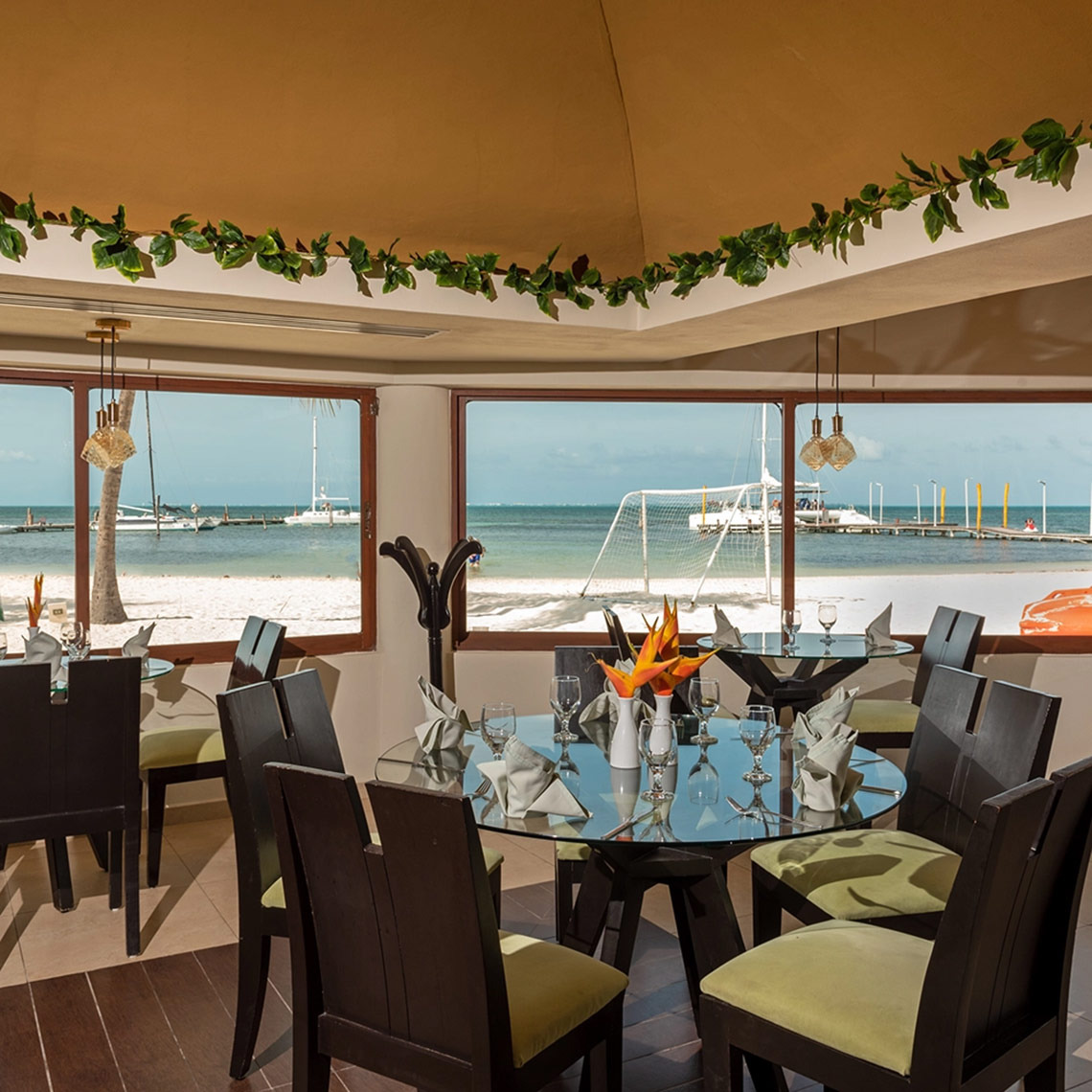 Ocean Spa Hotel dining room overlooking the beach and ocean.