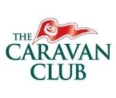 le logo du club de caravane avec un drapeau rouge sur fond blanc .