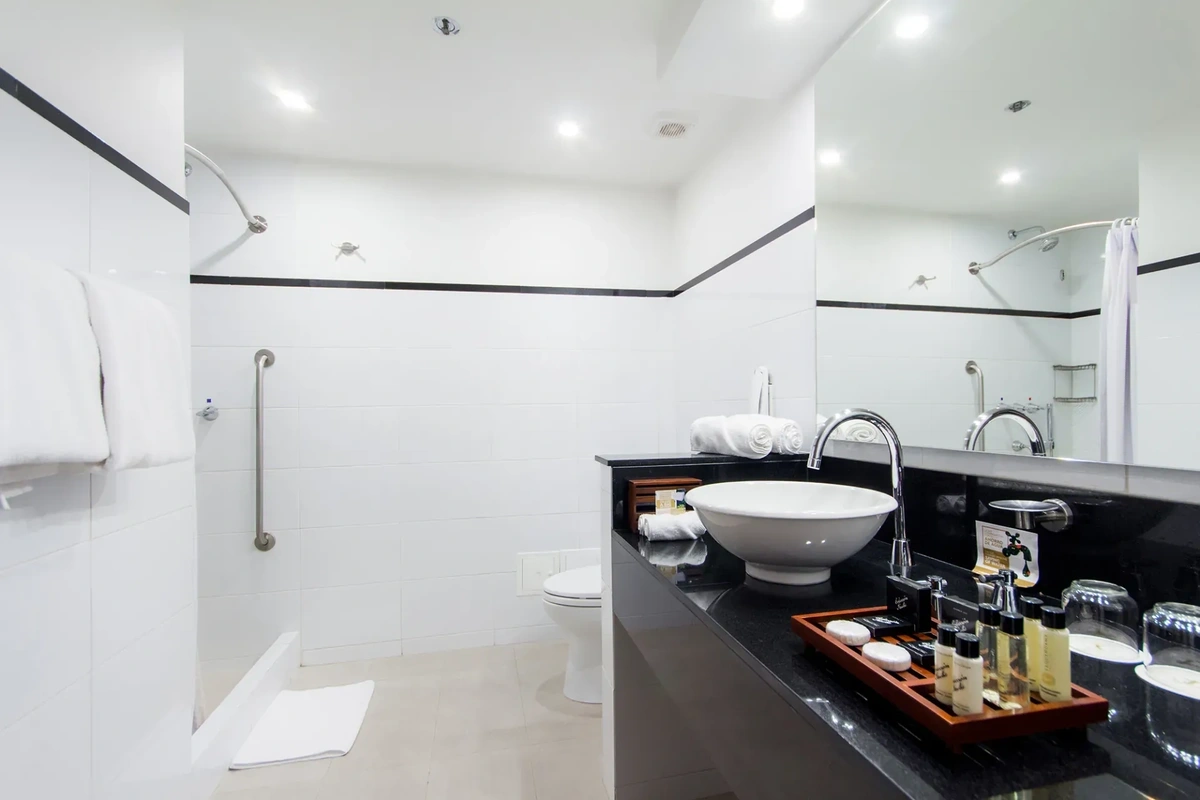 Master Suite Twin