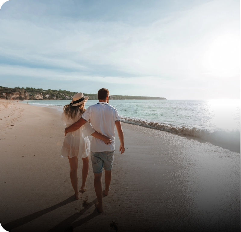 Pareja en la playa, perfecto para eventos Tequendama: Corporativa.