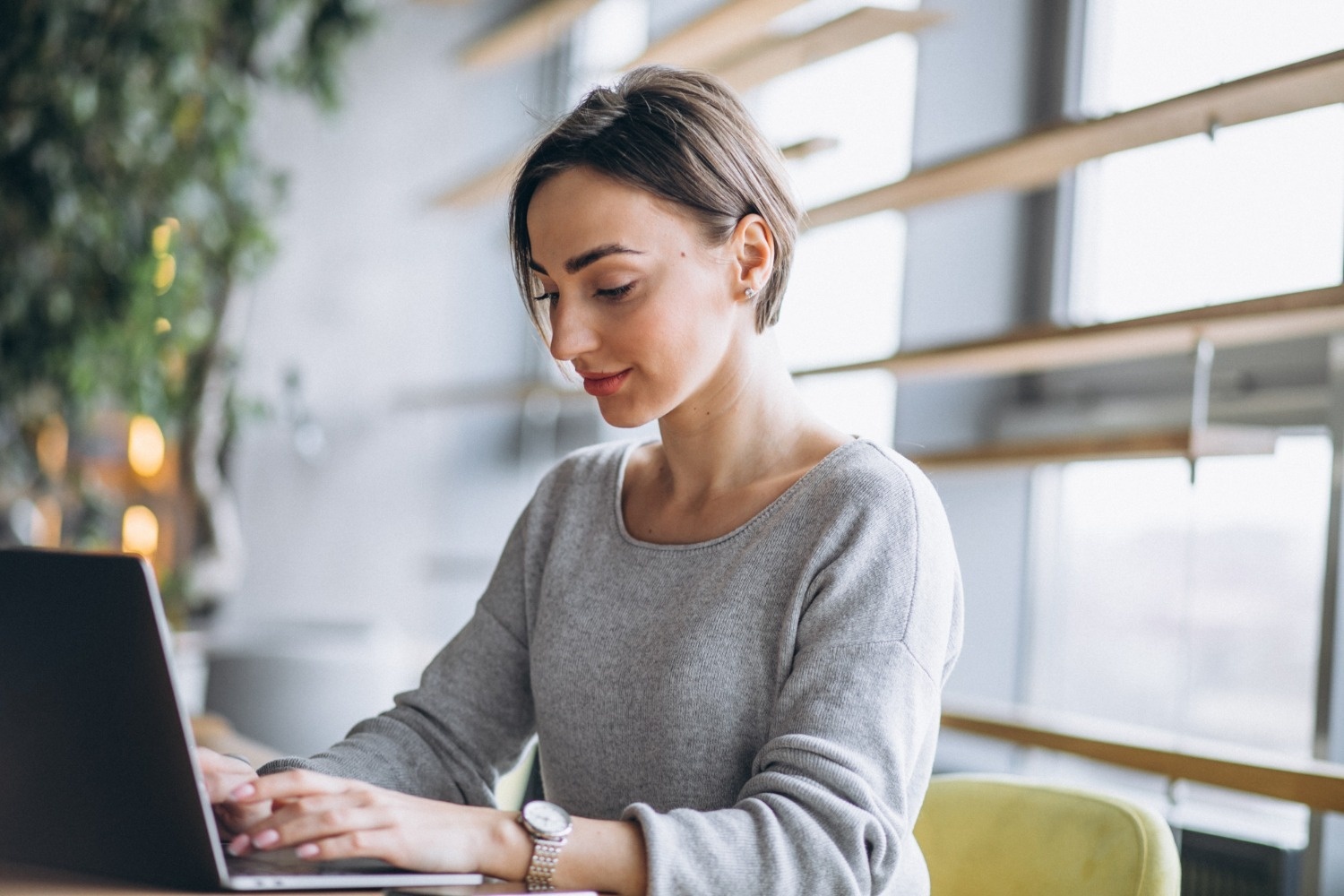 Woman working on laptop, Tequendama: Corporate Stay