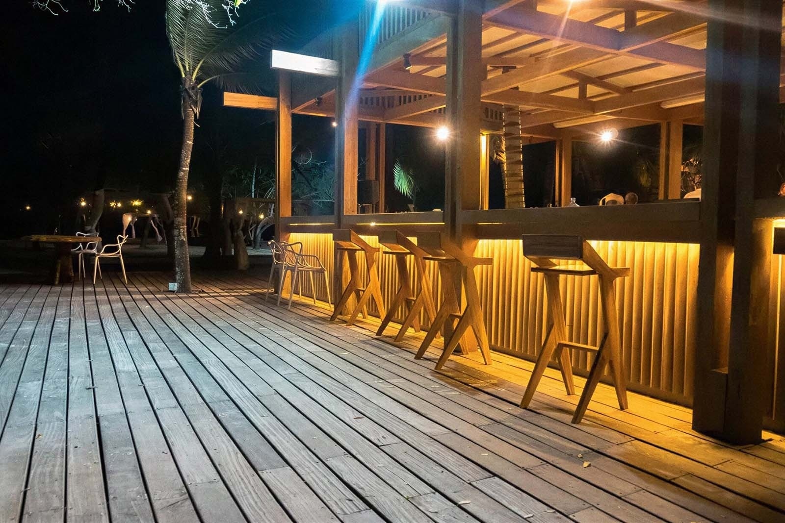 Bar stools at Hotel Rosario de Mar By Tequendama | Hotel in Islas del Rosario