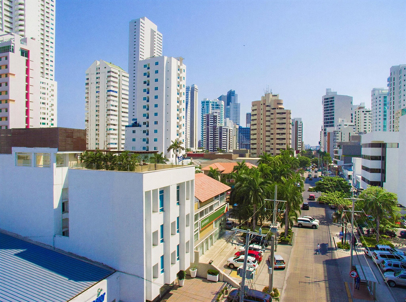 Gio Hotel Tama Cartagena: Vistas urbanas y modernas desde el hotel en Bocagrande.