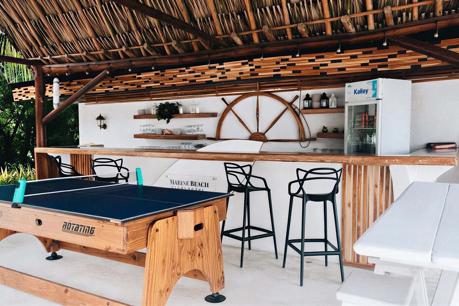 Marine Beach Club: Ping pong, bar, & seating at this Cartagena hotel.