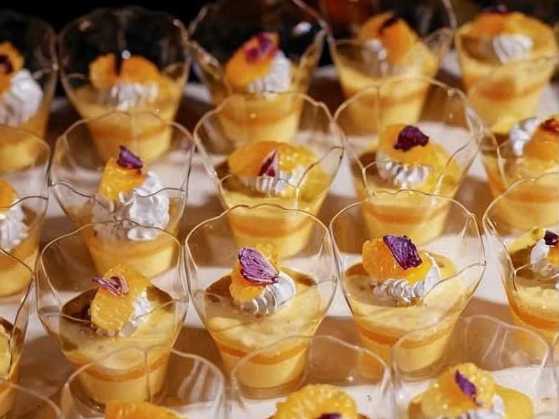 Postres individuales de naranja con crema, perfectos para eventos Tequendama: Corporativa.
