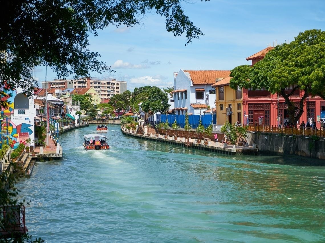 Tequendama Hoteles: Navega por el río Malaca desde tu hotel en Cartagena.