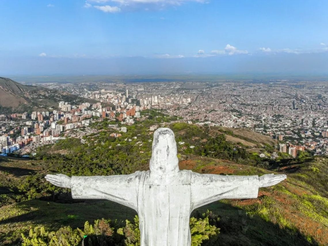 Iconic Cristo Rey statue overlooking Cali; stay at Hotels in Cali | Tequendama Hotels