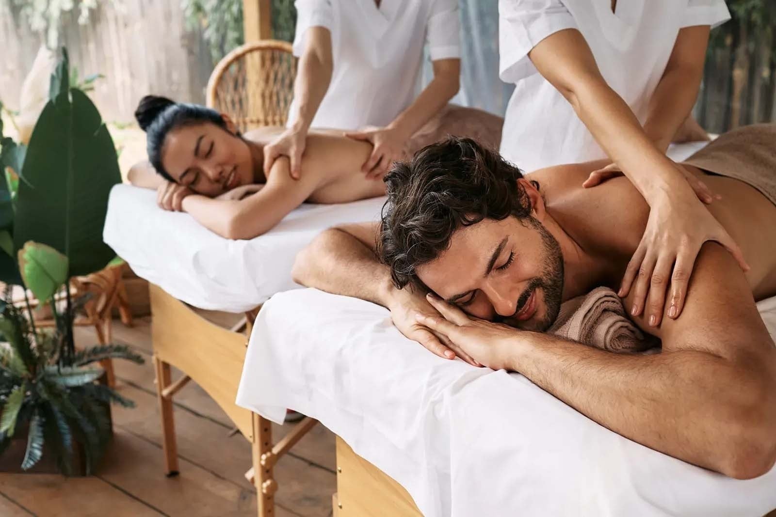 Disfrute de un masaje en pareja en Tequendama: Corporativa, relajación total.