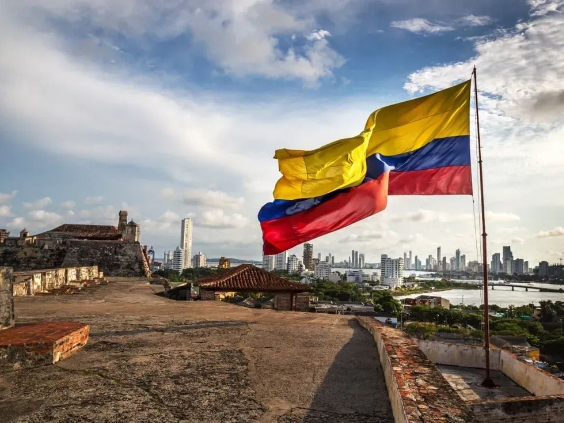 Bandera de Colombia ondeando en Cartagena, vista desde Hoteles en Cartagena | Tequendama Hoteles