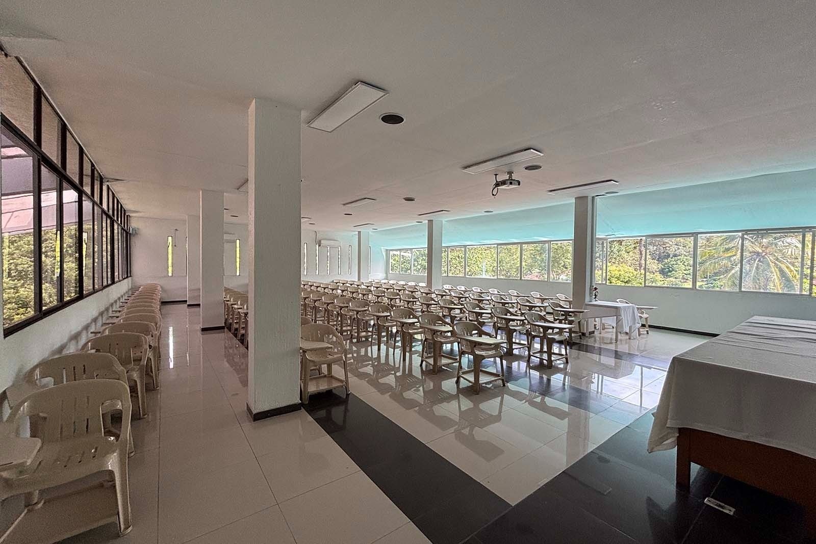 Salón de eventos en Hotel Mirador de Sumapaz, perfecto para reuniones y eventos naturales.