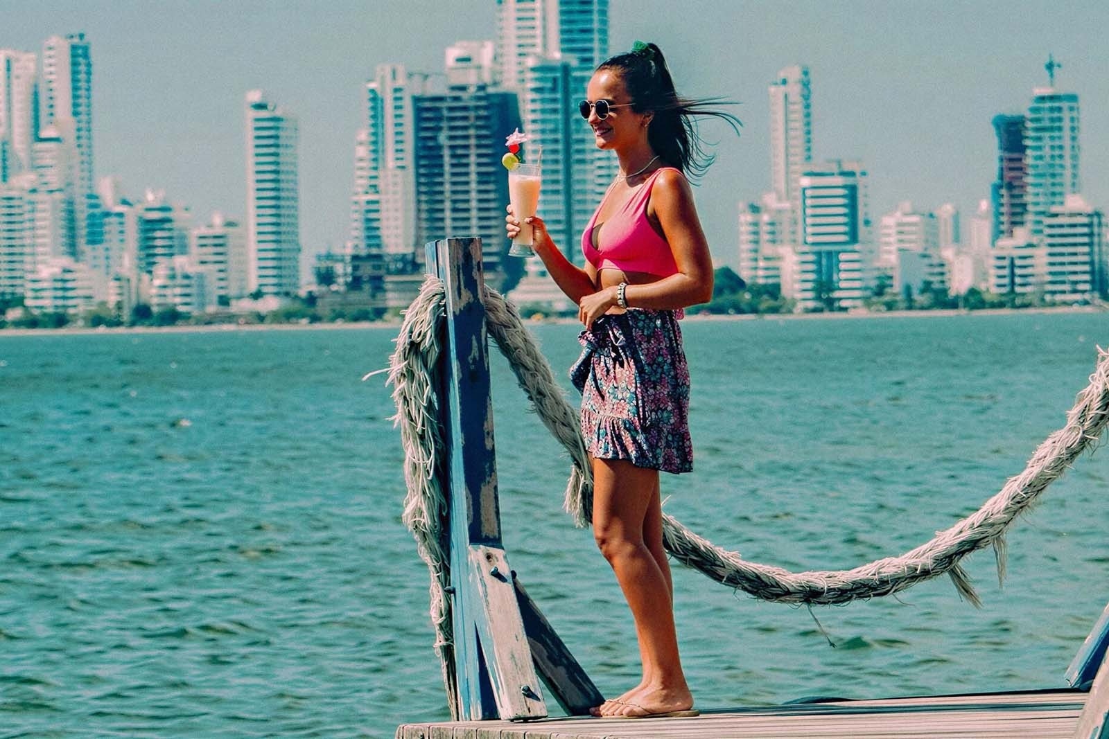 Enjoy a tropical cocktail at Marine Beach Club & Hotel | Hotel in Tierra Bomba, Cartagena.