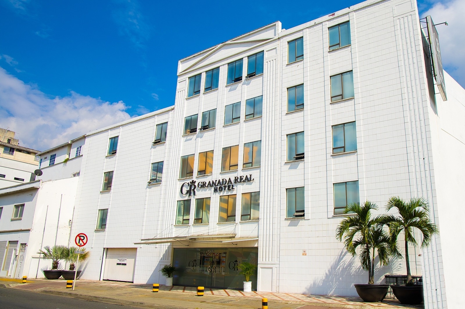 Tama Hotel Granada Real: Modern hotel with art deco style in North Cali. Book direct!