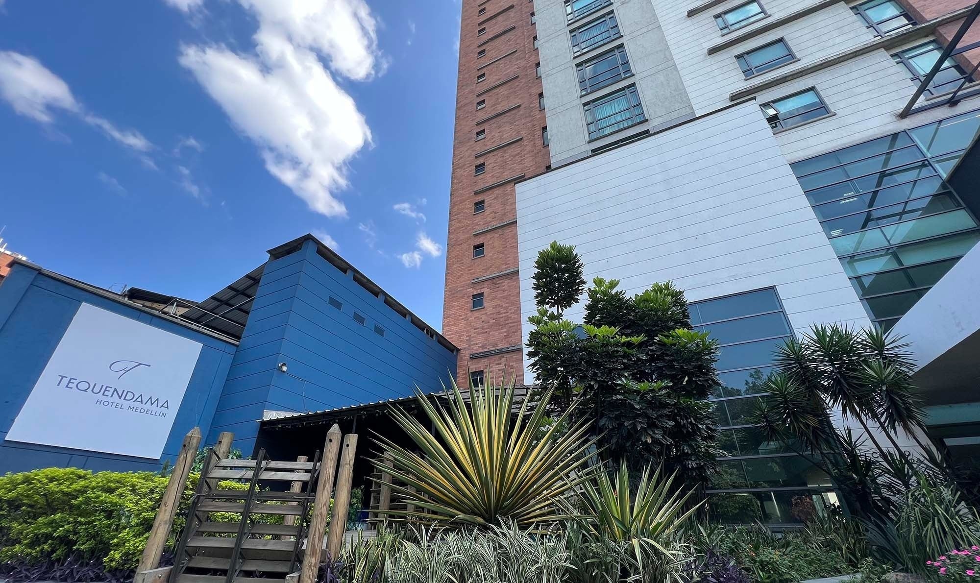 Tequendama Hotel Medellín: Modern hotel with rooftop jacuzzi, stylish rooms & city views.