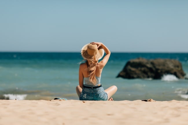 Relájate en la playa, un escape perfecto cerca de Tequendama Corporativa.