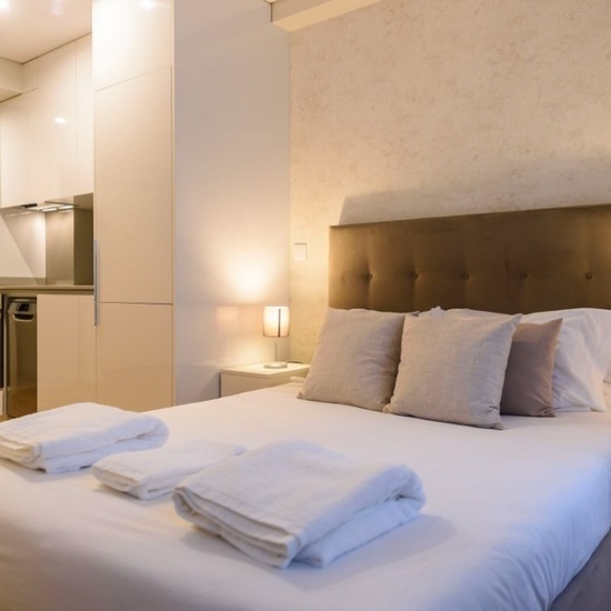 D. Pedro V Apartments - Esquerdo c Varanda