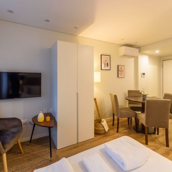 D. Pedro V Apartments - Esquerdo c Varanda