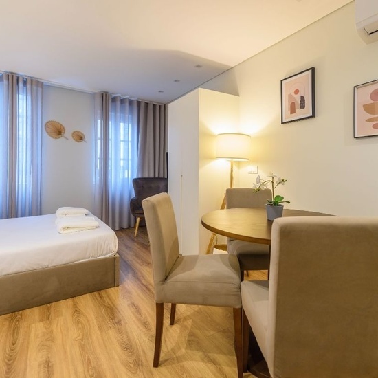 D. Pedro V Apartments - Esquerdo c Varanda