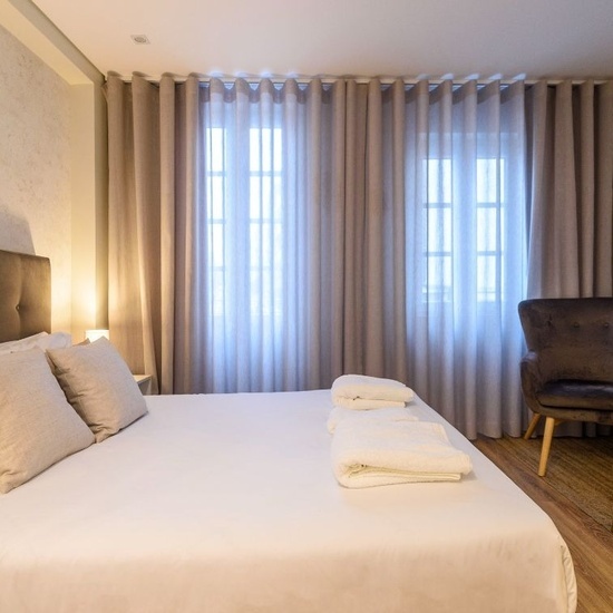D. Pedro V Apartments - Esquerdo c Varanda