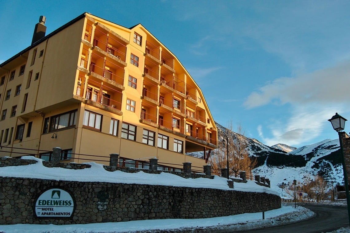 SNÖ Hotels