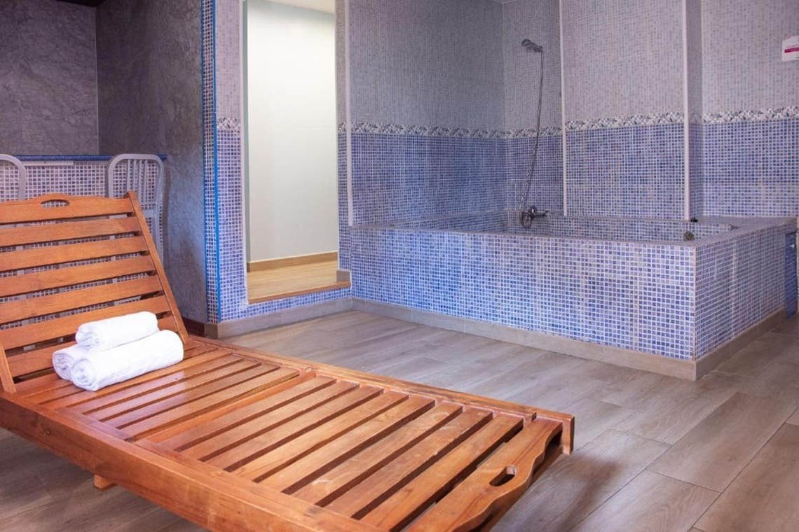 Hotel with jacuzzi for couples