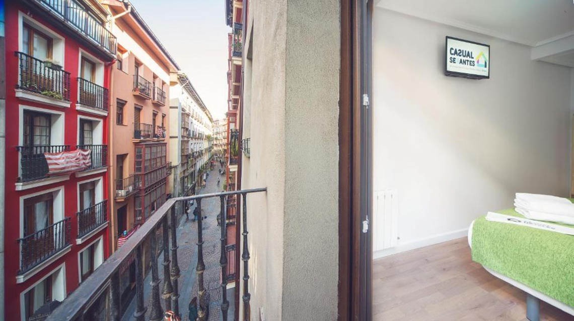 Rooms with balcony in Bilbao