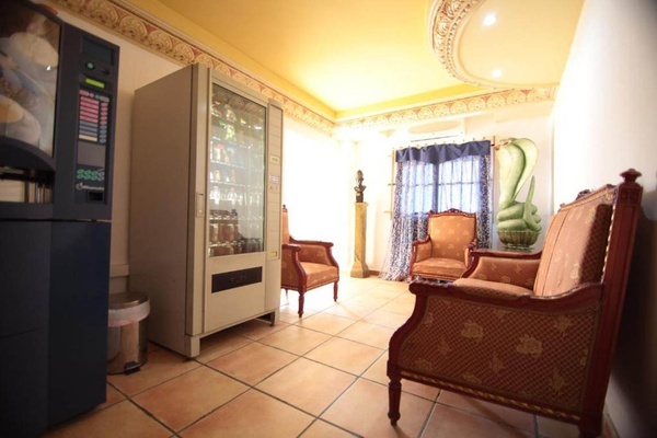 Facilities of the Casual de las Civilizaciones, pet-friendly hotel in Valencia