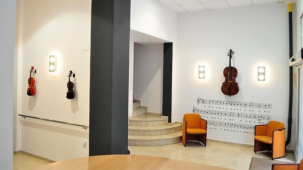 Recepción de Casual de la Música, hotel económico en el centro de Valencia