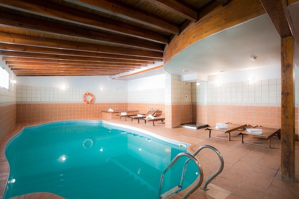 Casual Arts Hotel met binnenzwembad in Valencia