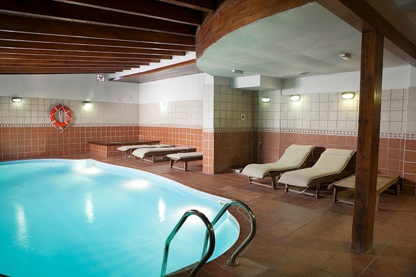 Hotel with indoor pool in Valencia