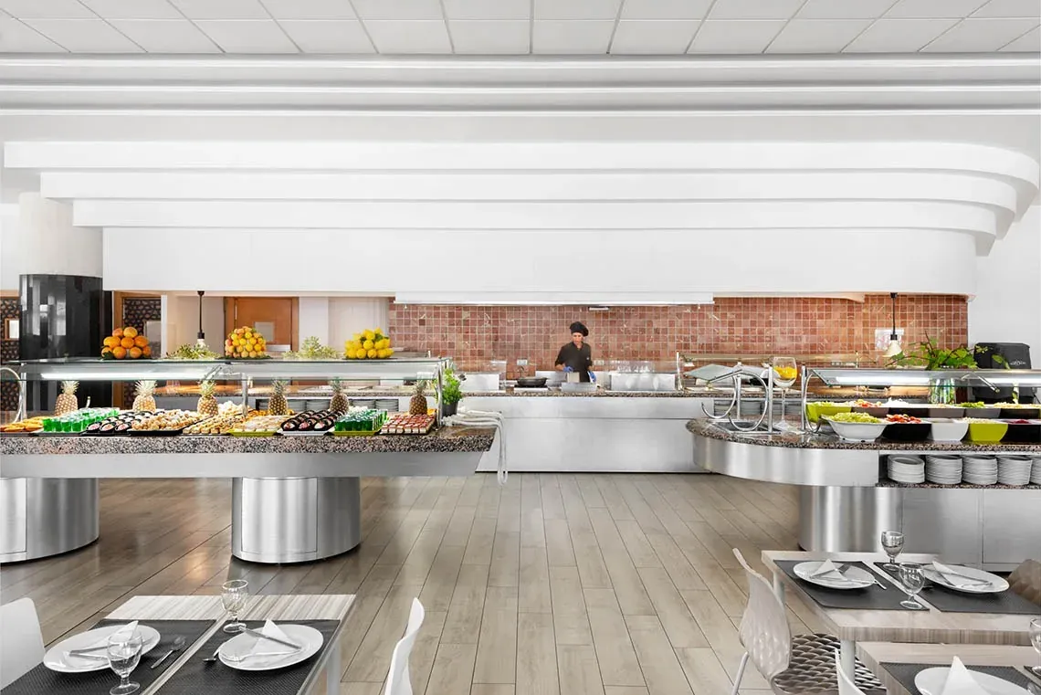 Hotel Puente Real **** Torremolinos Buffet mit Obst und Desserts.