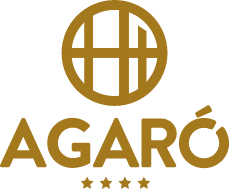 Logotipo oficial Agaro Hotel: diseño dorado con 5 estrellas.