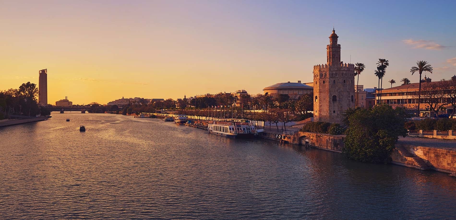 Panoramic view of Seville at sunset. U-Sense Sevilla Santa Cruz