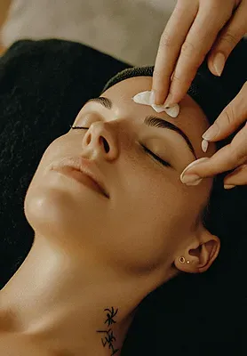 Tractament facial a ESTIVAL: Aquum Spa, relaxació i cura de la pell.