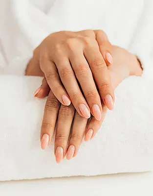 Manicura perfecta a ESTIVAL: Aquum Spa. Ungles elegants i cuidades.