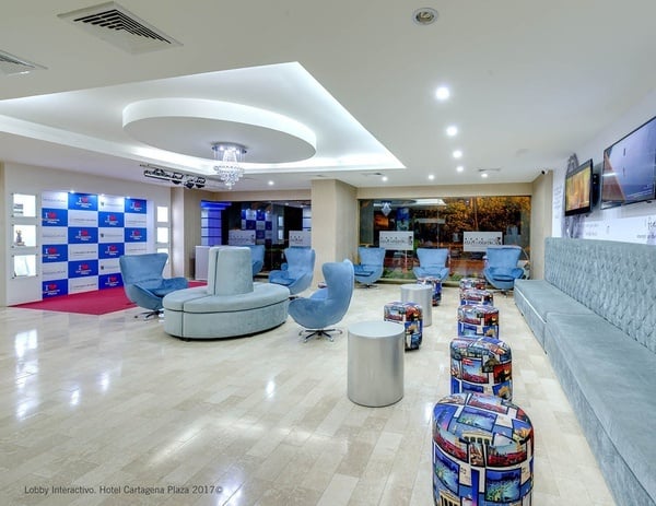 una sala de estar en el hotel cartagena plaza