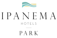 Logo Ipanema Park Hotels, destacando el nombre del hotel sobre un fondo negro.