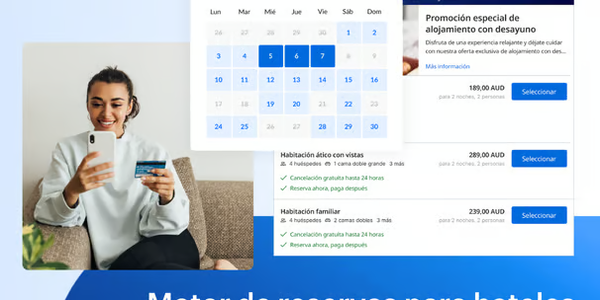 dos computadoras portátiles están sobre una mesa y una de ellas muestra una habitación estándar sin terraza