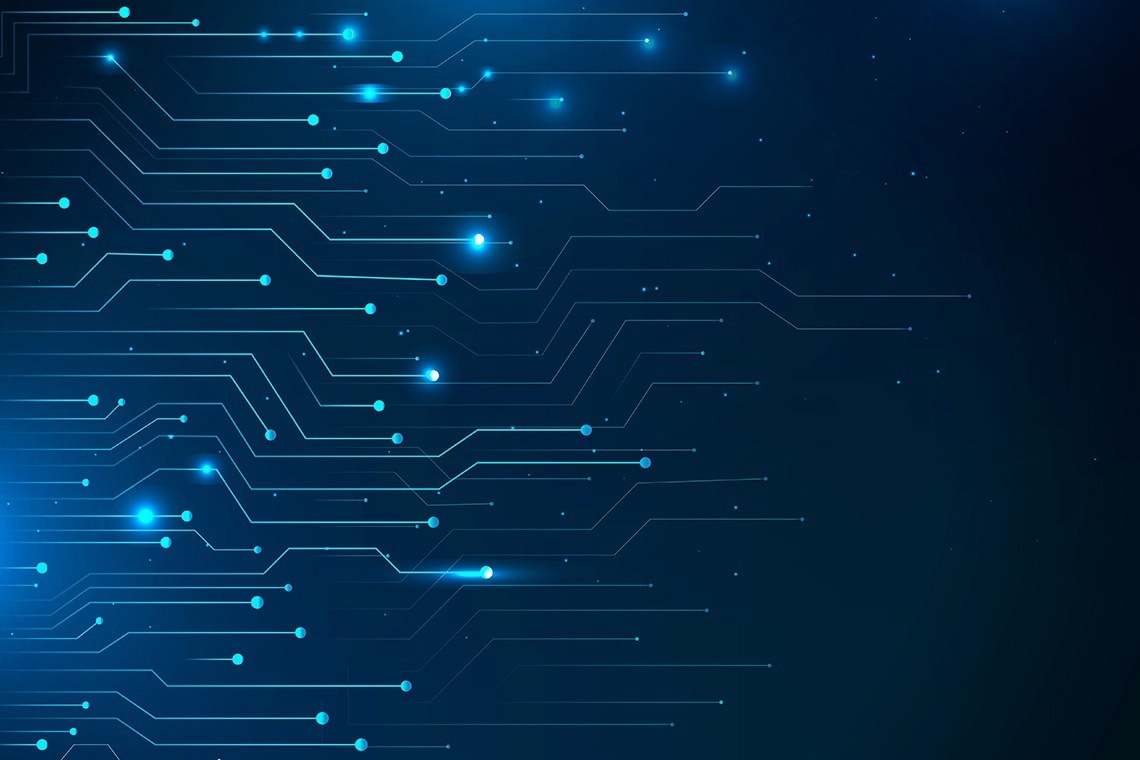 una persona presiona un botón en una pantalla que muestra una lista de verificación