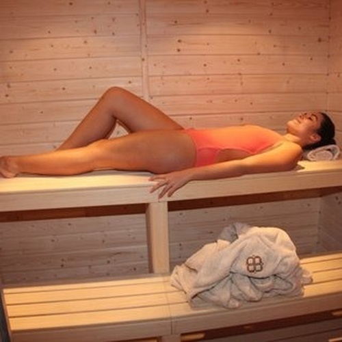 Aproveite a sauna relaxante em Vale d'Azenha. Uma experiência de bem-estar.