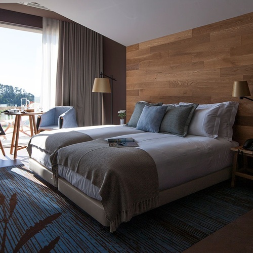 Quarto duplo em Vale d'Azenha com vista, confortável e moderno.
