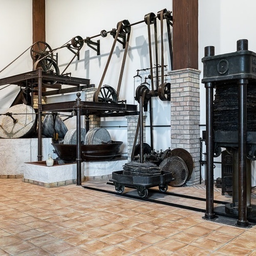 BESUCH EINER ÖLMÜHLE