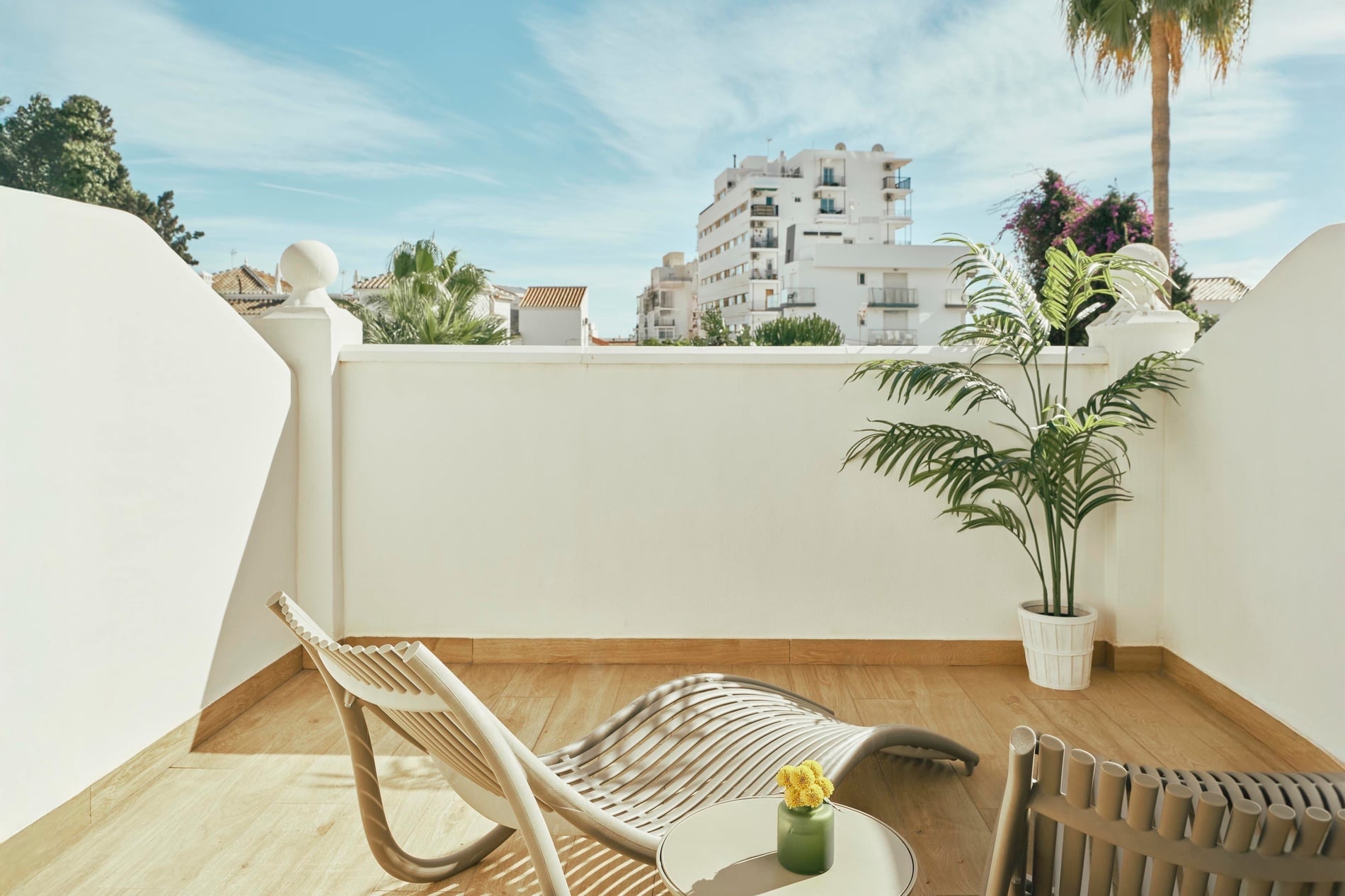 Superior Pool View