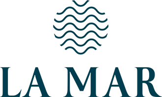 Logo de Villas La Mar con ondas y el nombre del hotel.