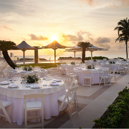 Outdoor locations for a sunset wedding reception
