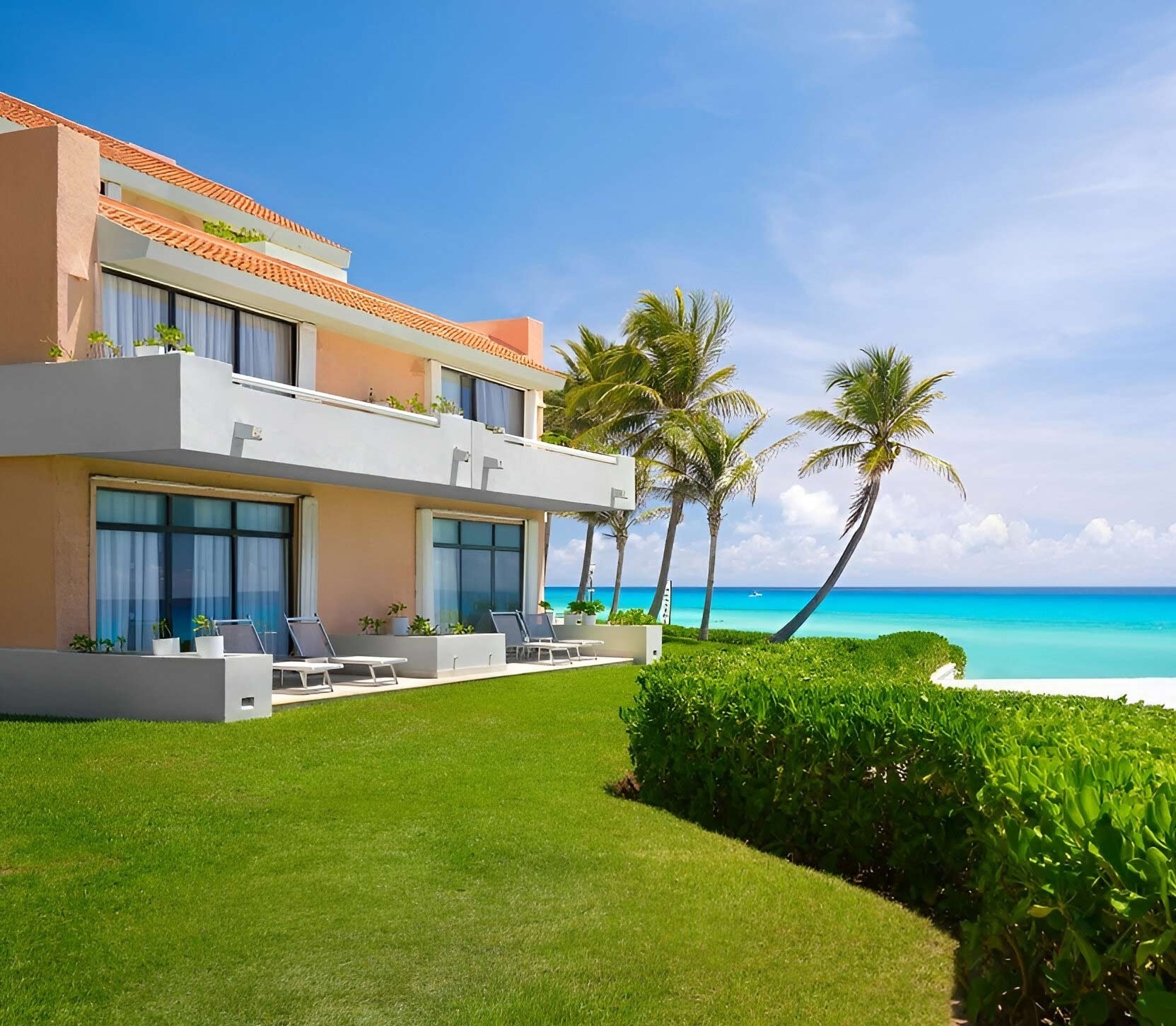 Royal River Luxury Hotel - Nadando en el río - River Villas