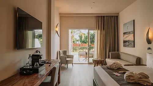 Luxuriöses Hotelzimmer mit Balkon und Kaffeemaschine Qhotels: Zahara Beach & SPA