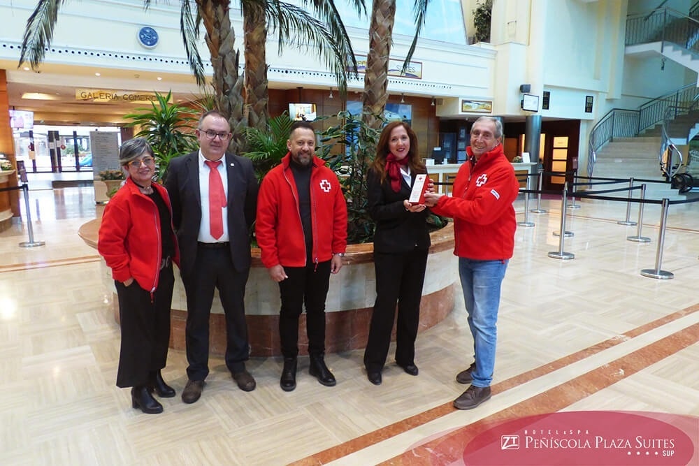 El Hotel & Spa Peñíscola Plaza Suites recibe un reconocimiento por su colaboración con la Cruz Roja